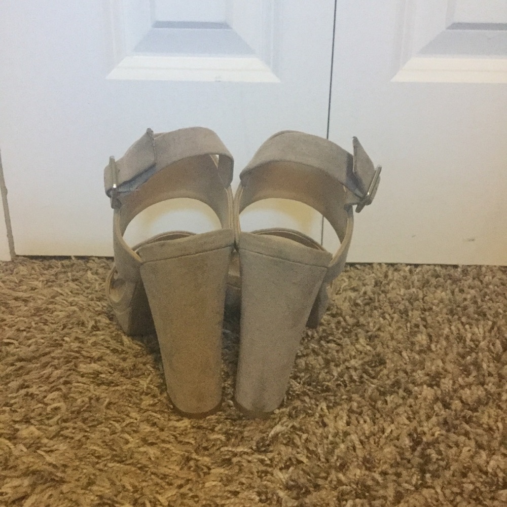 Nude block heels - Picture 5 of 8